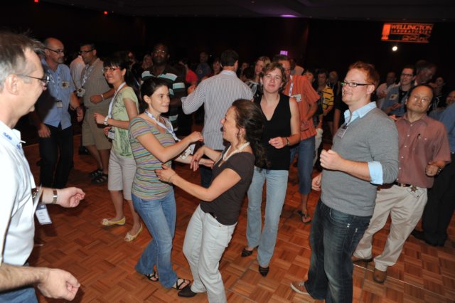 d2010_10015k_1369.jpg