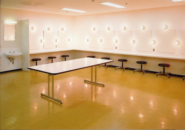 mainhallanteroom2.jpg